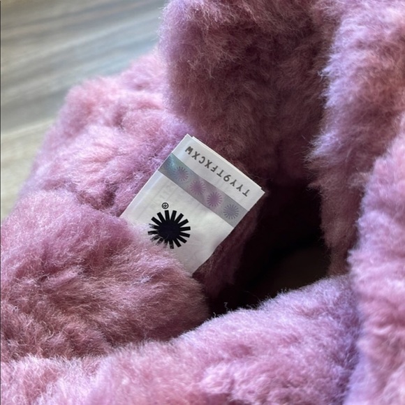 🌿UGG- MINI BAILEY BOW SPLATTER BOOTS🌿 - Picture 14 of 16